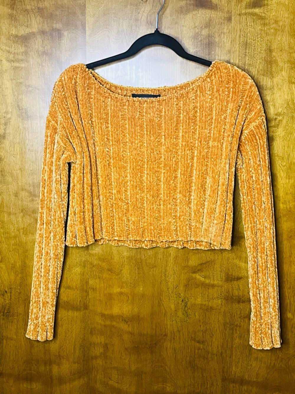 Forever 21 Cropped Chenille Sweater – Size Medium